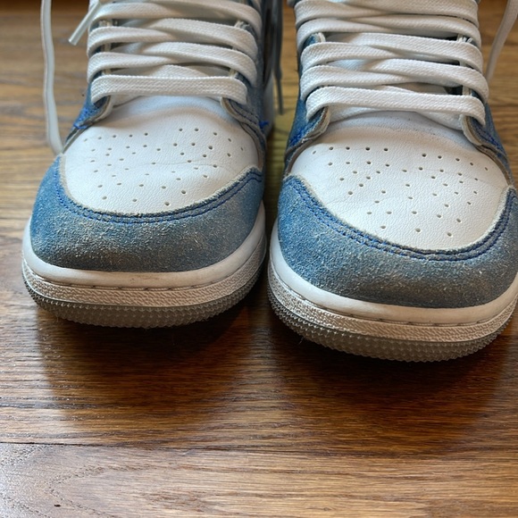 Jordan 1 Retro High Hyper Royal Smoke Grey - Picture 11 of 15